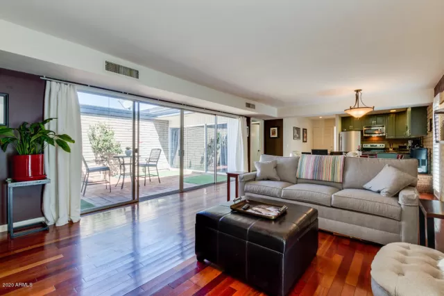 MLS: 6127348 Condo For Sale