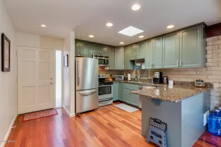 Photo #5: 6127348 Listing