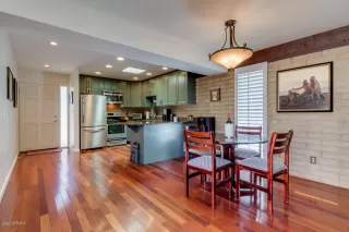 Photo #6: 6127348 Listing