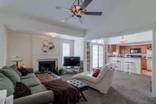 Photo #4: 6127505 Listing