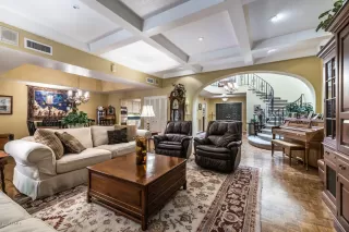 Photo #2: 6127542 Listing