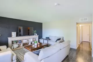 Photo #6: 6127555 Listing 