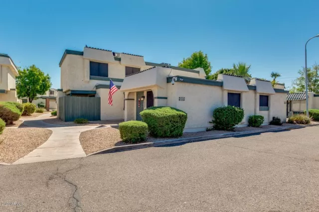 MLS: 6127558 Condo For Sale