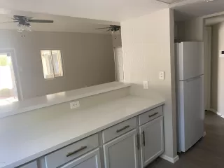 Photo #5: 6128000 Listing