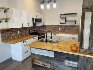 Photo #2: 6128086 Listing