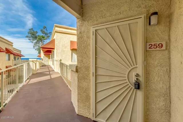 MLS: 6128191 Condo For Sale