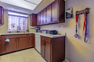 Photo #5: 6128632 Listing