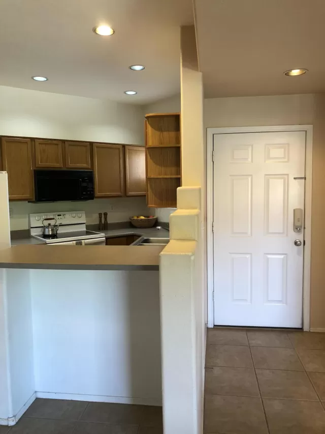 MLS: 6128784 Condo For Sale