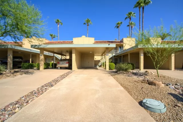 MLS: 6129129 Condo For Sale