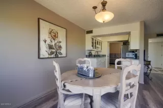 Photo #5: 6129129 Listing