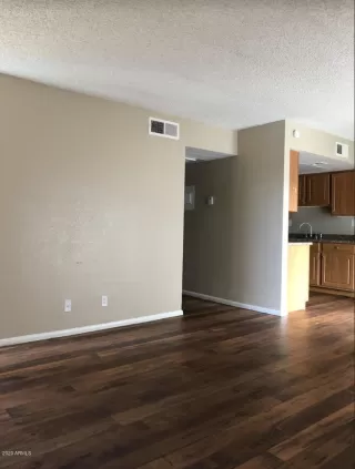 Photo #6: 6129587 Listing