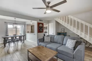 Photo #2: 6129730 Listing 