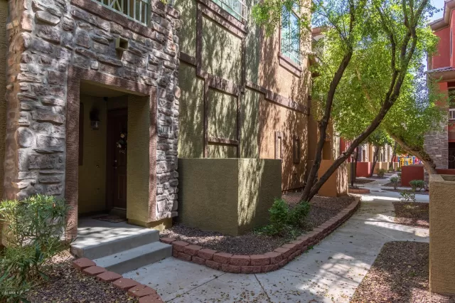 MLS: 6129771 Condo For Sale