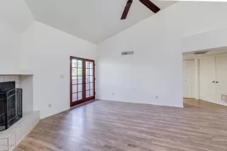 Photo #4: 6130049 Listing