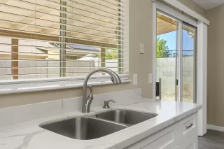 Photo #6: 6130210 Listing