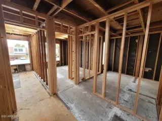 Photo #5: 6130246 Listing