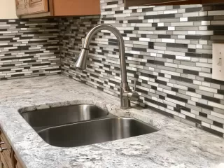 Photo #5: 6130247 Listing