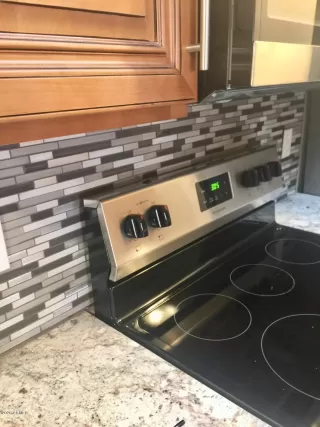 Photo #6: 6130247 Listing