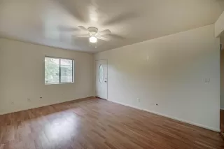 Photo #2: 6130256 Listing 