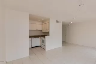 Photo #5: 6130421 Listing