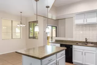 Photo #3: 6130597 Listing