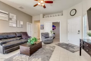Photo #6: 6130896 Listing