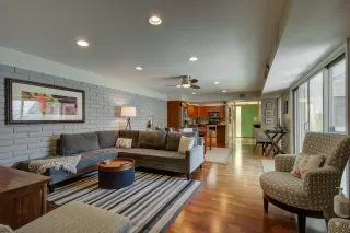 Photo #6: 6130987 Listing