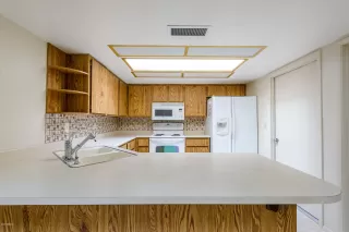 Photo #5: 6131114 Listing