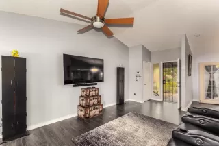 Photo #4: 6131296 Listing