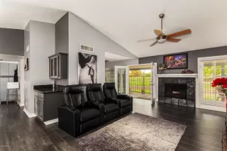 Photo #5: 6131296 Listing