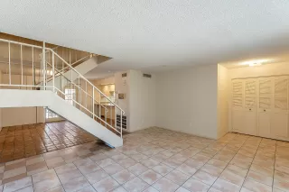 Photo #4: 6131389 Listing