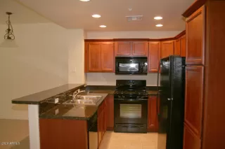 Photo #6: 6131557 Listing