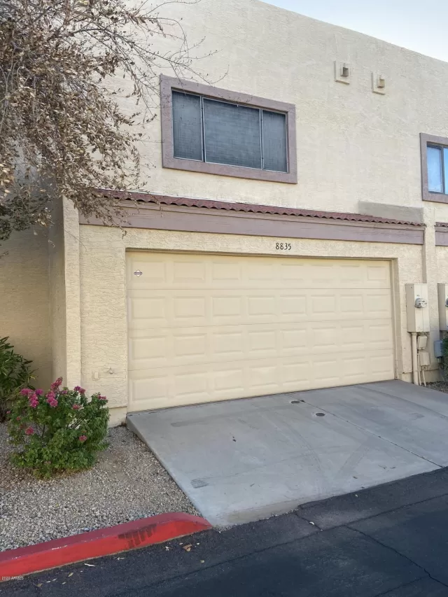 MLS: 6131641 Condo For Sale