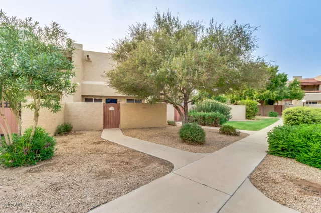 MLS: 6131658 Condo For Sale