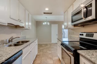 Photo #6: 6131857 Listing