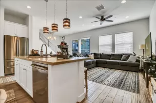 Photo #3: 6132050 Listing 