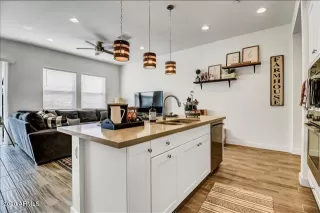 Photo #5: 6132050 Listing 