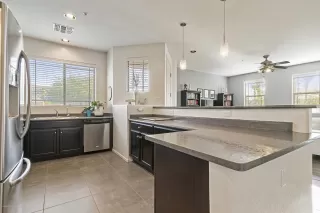 Photo #2: 6132169 Listing