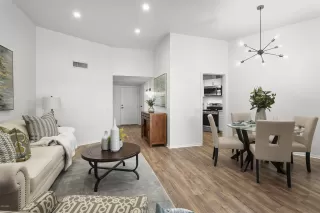 Photo #5: 6132212 Listing