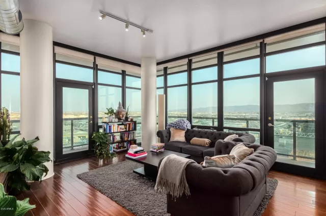 MLS: 6132728 Condo For Sale