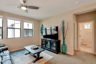 Photo #2: 6132963 Listing