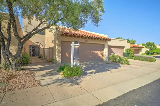 MLS: 6132978 Condo For Sale