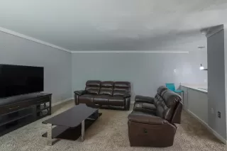 Photo #2: 6132996 Listing