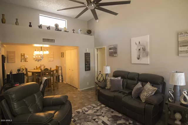 MLS: 6133000 Condo For Sale