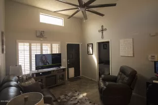 Photo #2: 6133000 Listing 