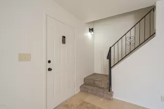 Photo #5: 6133002 Listing