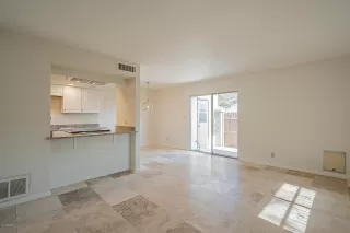 Photo #6: 6133002 Listing