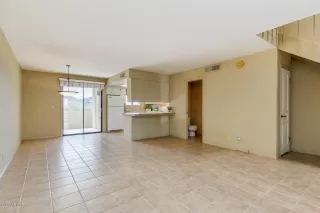 Photo #4: 6133260 Listing