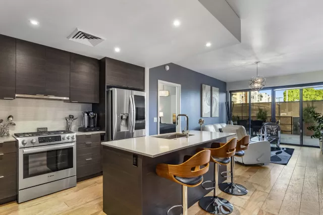 MLS: 6133400 Condo For Sale