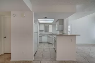 Photo #5: 6133412 Listing 